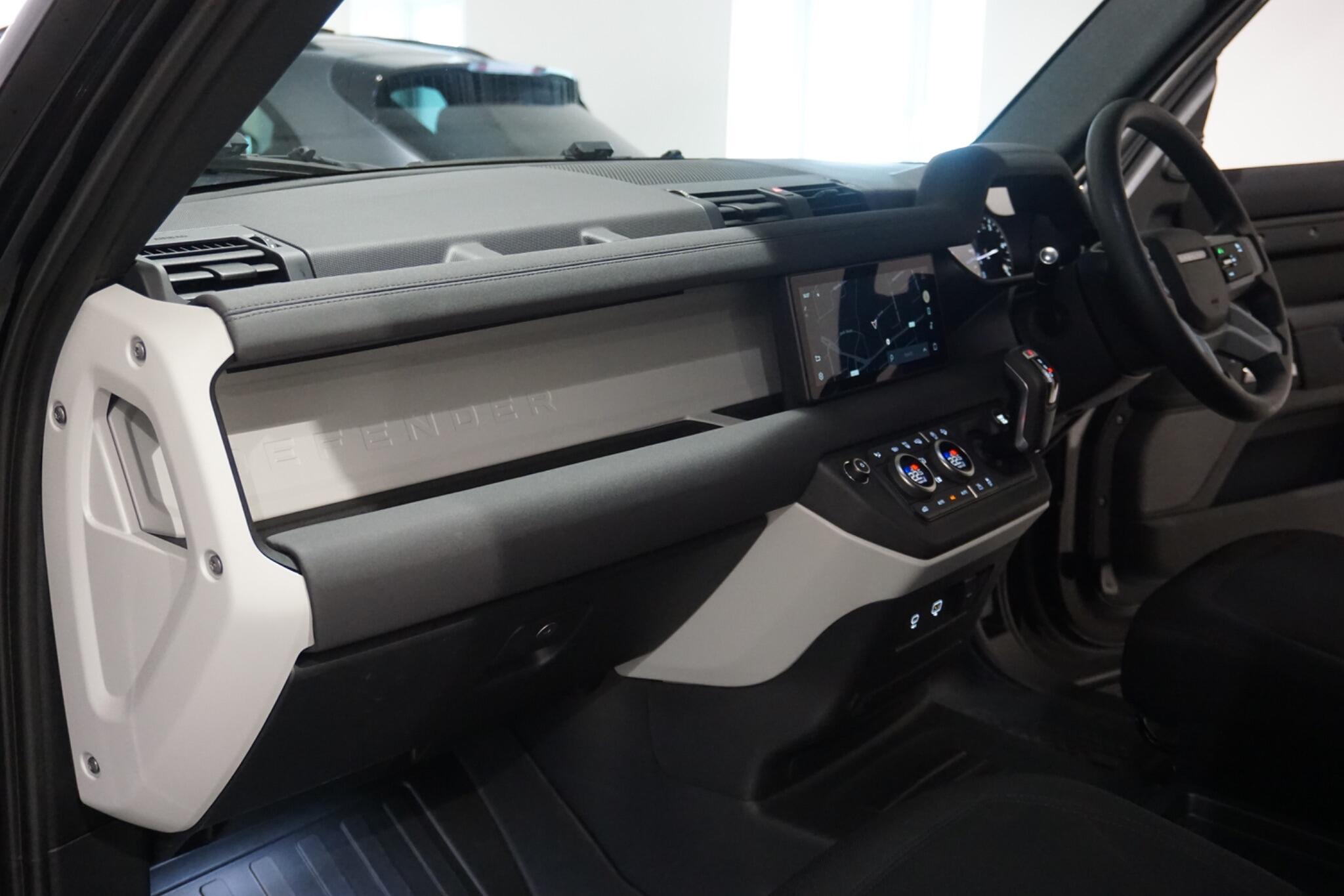 Land Rover Defender 90 3.0 D200 MHEV Hard Top SUV 3dr Diesel Auto 4WD SWB Euro 6 (s/s) (200 ps)